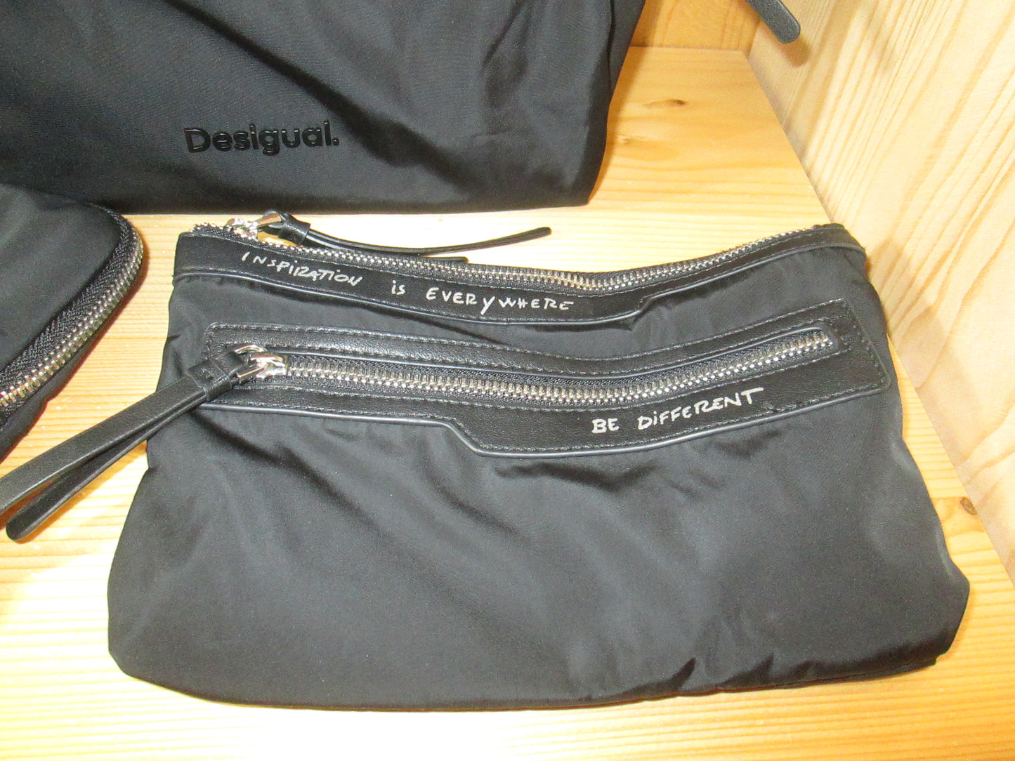 Sac DESIGUAL NOIR modèle midsize pocket 46V1125