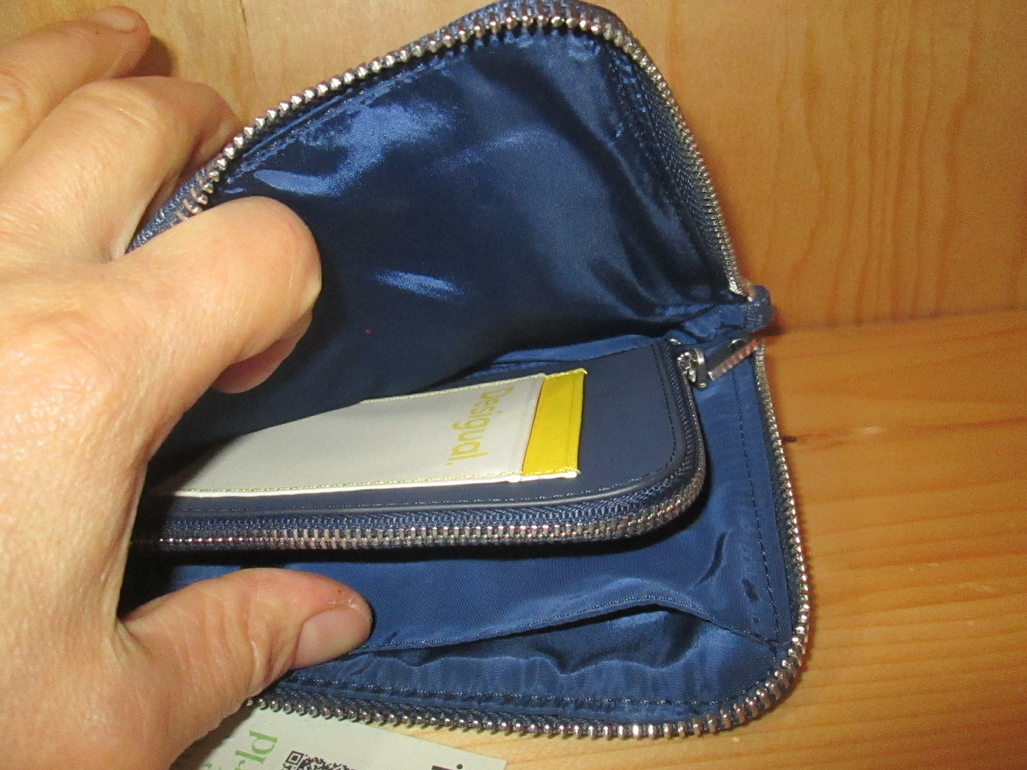 Porte-monnaie /pochette / Portefeuille / Porte téléphone modèle 45V1125