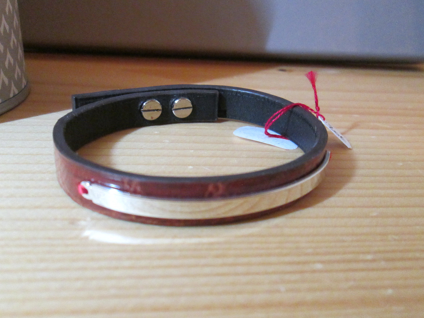 Bracelet des ateliers clause en cuir marron
