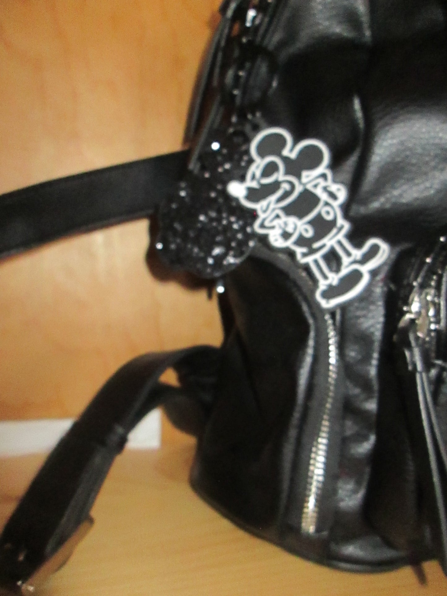 Sac à dos desigual modèle M mickey 66V1325