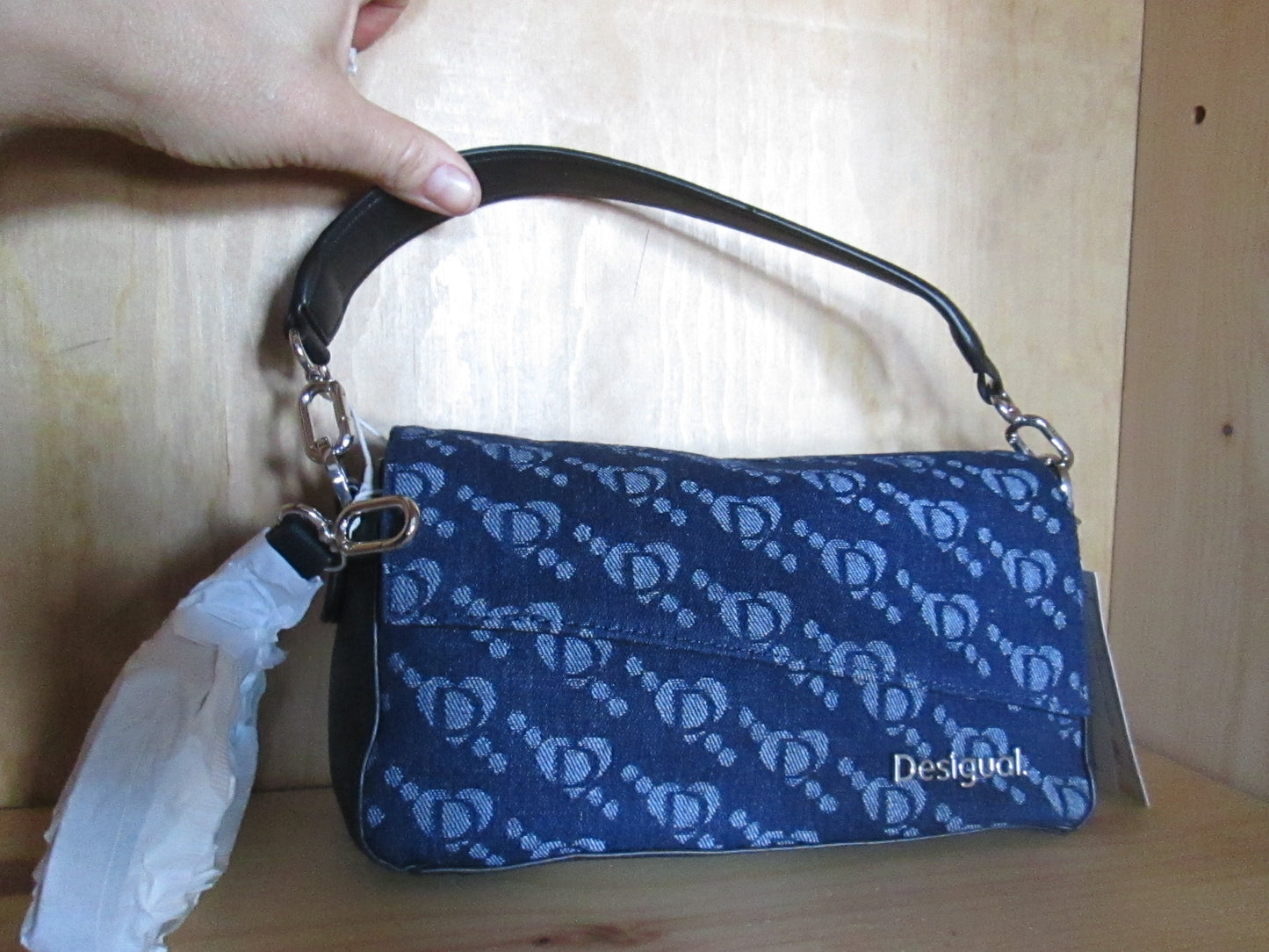 Sac desigual modèle arçon Phuket micro long 63V1325