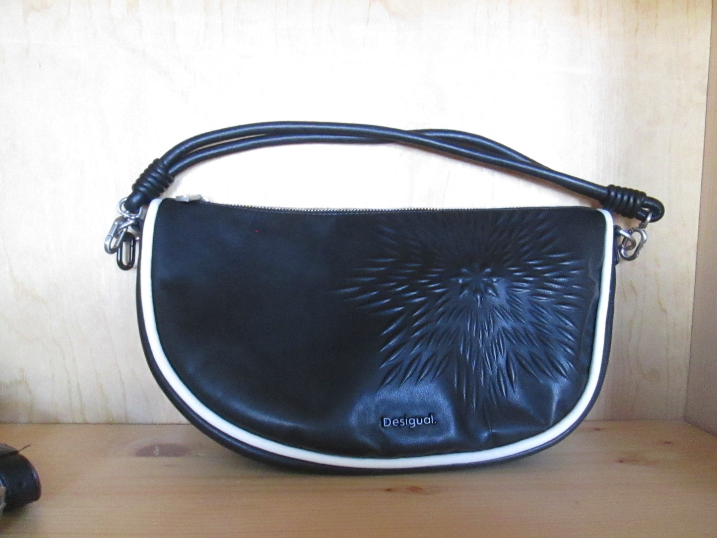 Sac DESIGUAL modèle ovale étoile 69V1325