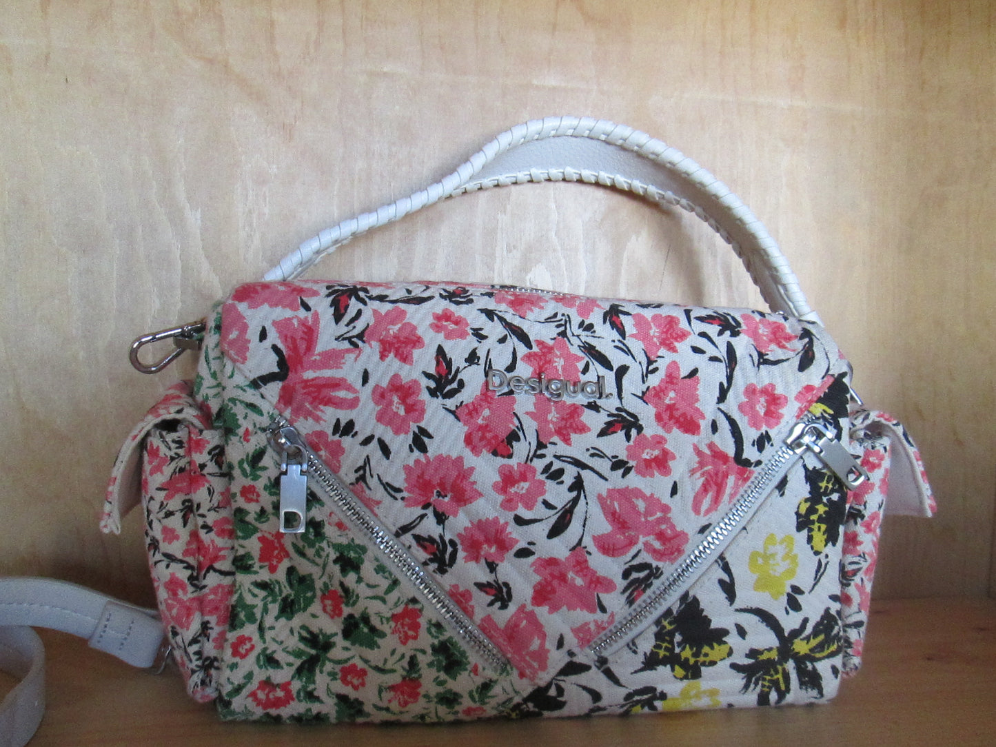 Sac DESIGUAL modèle toile à fleurs 82V1325