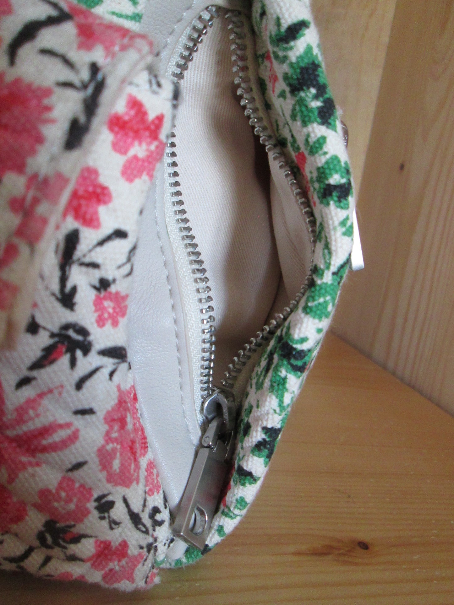 Sac DESIGUAL modèle toile à fleurs 82V1325