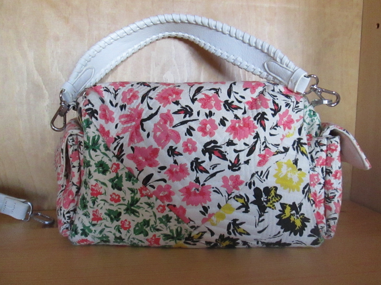 Sac DESIGUAL modèle toile à fleurs 82V1325