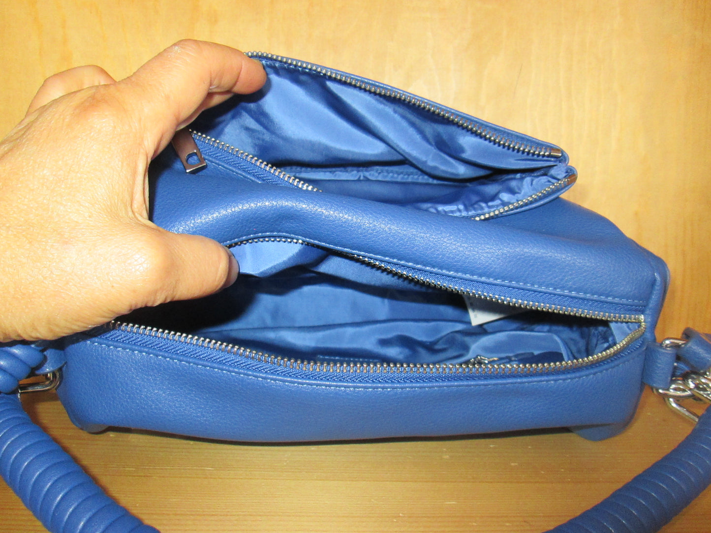 Sac desigual modèle moyen avec logo et multiples 31V1625