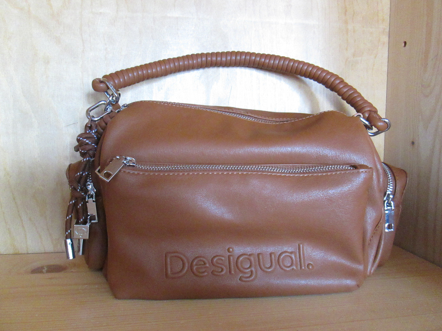 Sac DESIGUAL modèle logo effet 3D 29V1625