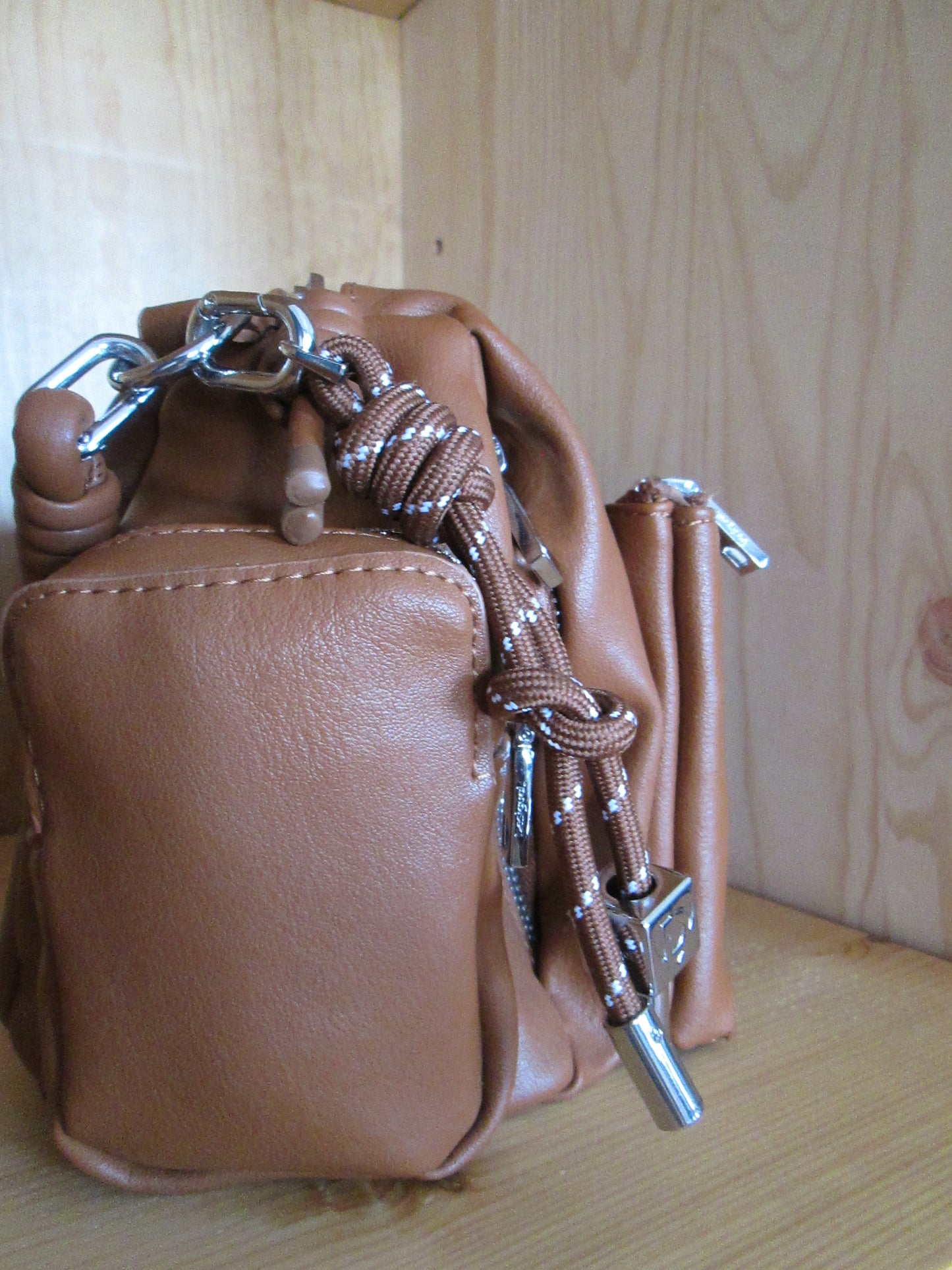 Sac DESIGUAL modèle logo effet 3D 29V1625