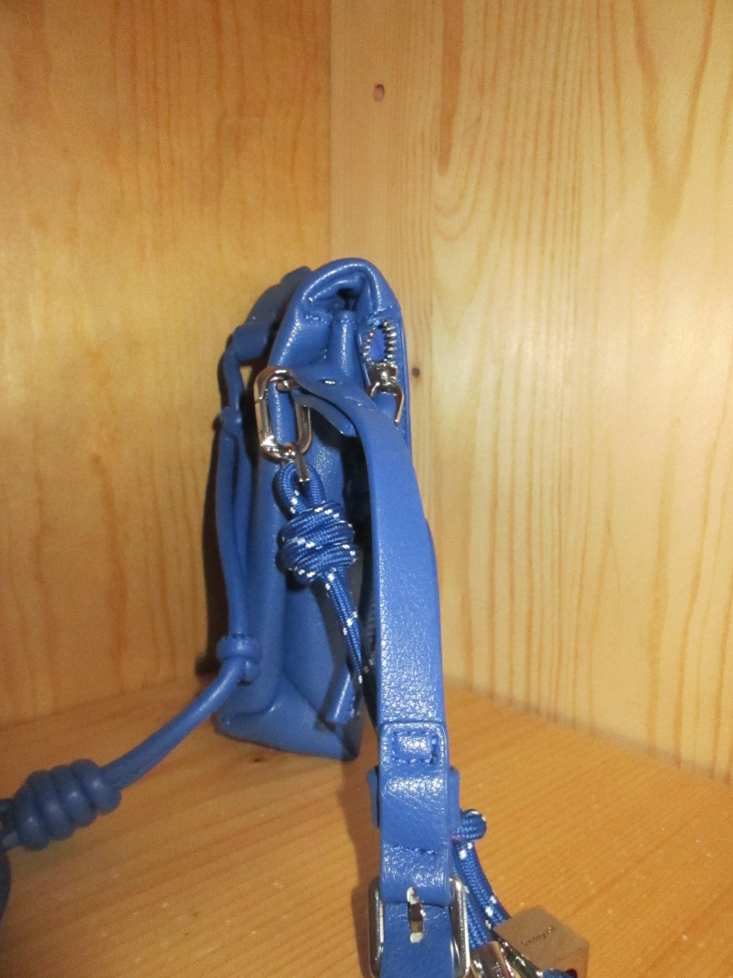 Sac porte téléphone DESIGUAL modèle logo 3D 53V1625