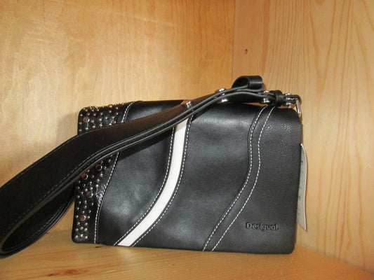 Sac DESIGUAL modèle rabat punkette Dortmund 75V1625