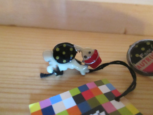 Boucles d’Oreilles TARATATA modèle « autruche »