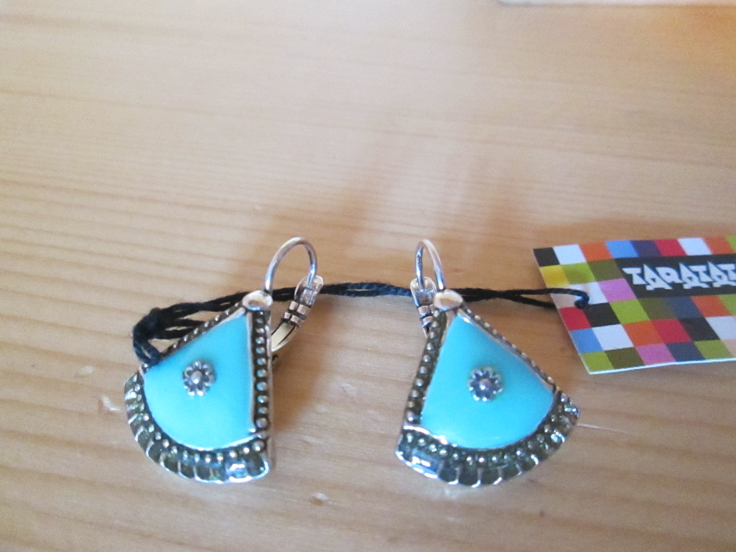 Boucles d’Oreilles TARATATA modèle « éventail»