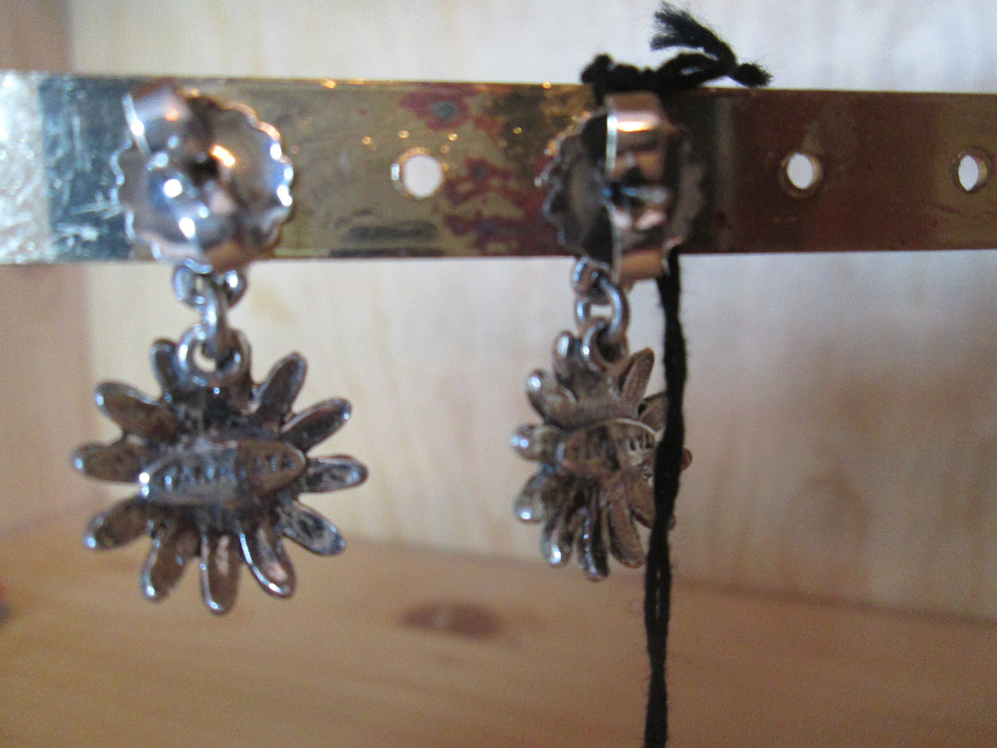 Boucles d’Oreilles TARATATA modèle « fleurs bleues »