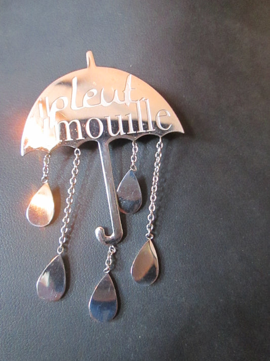 broche rouge petit pois modèle « parapluie »
