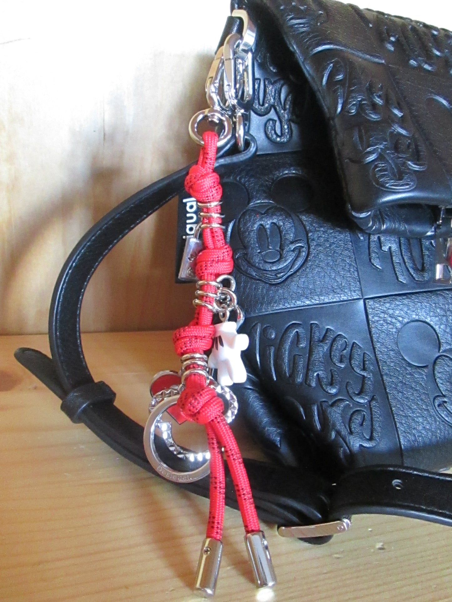 Sac DESIGUAL modèle mickey à rabat 82V1625