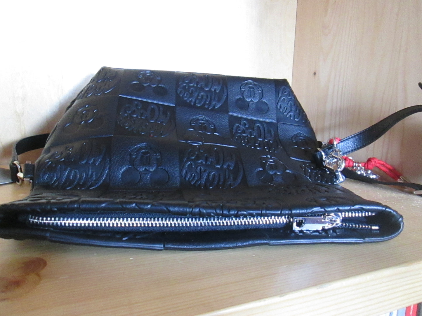Sac DESIGUAL modèle mickey à rabat 82V1625