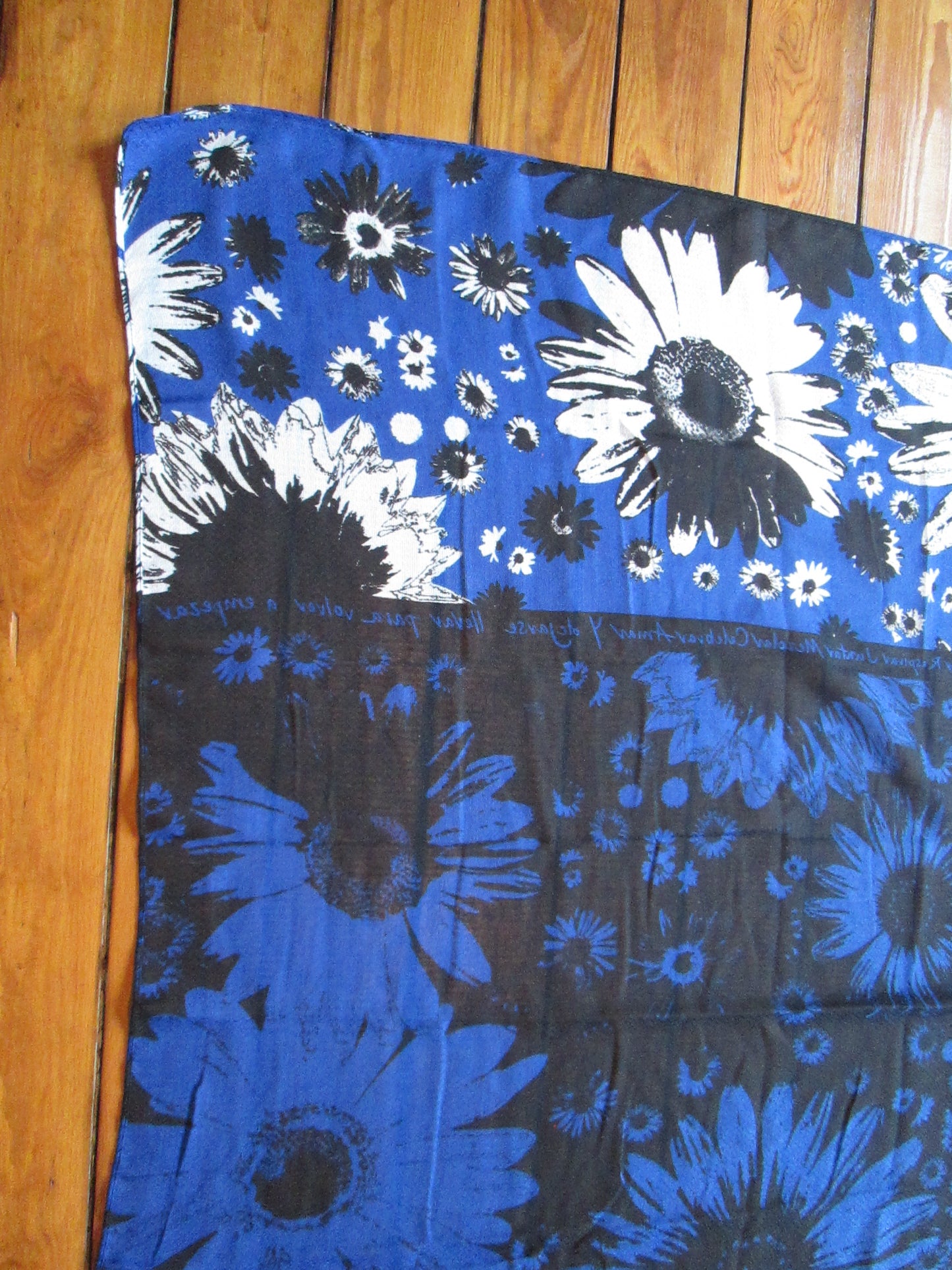 Foulard DESIGUAL modèle DAISY pop 55V11323