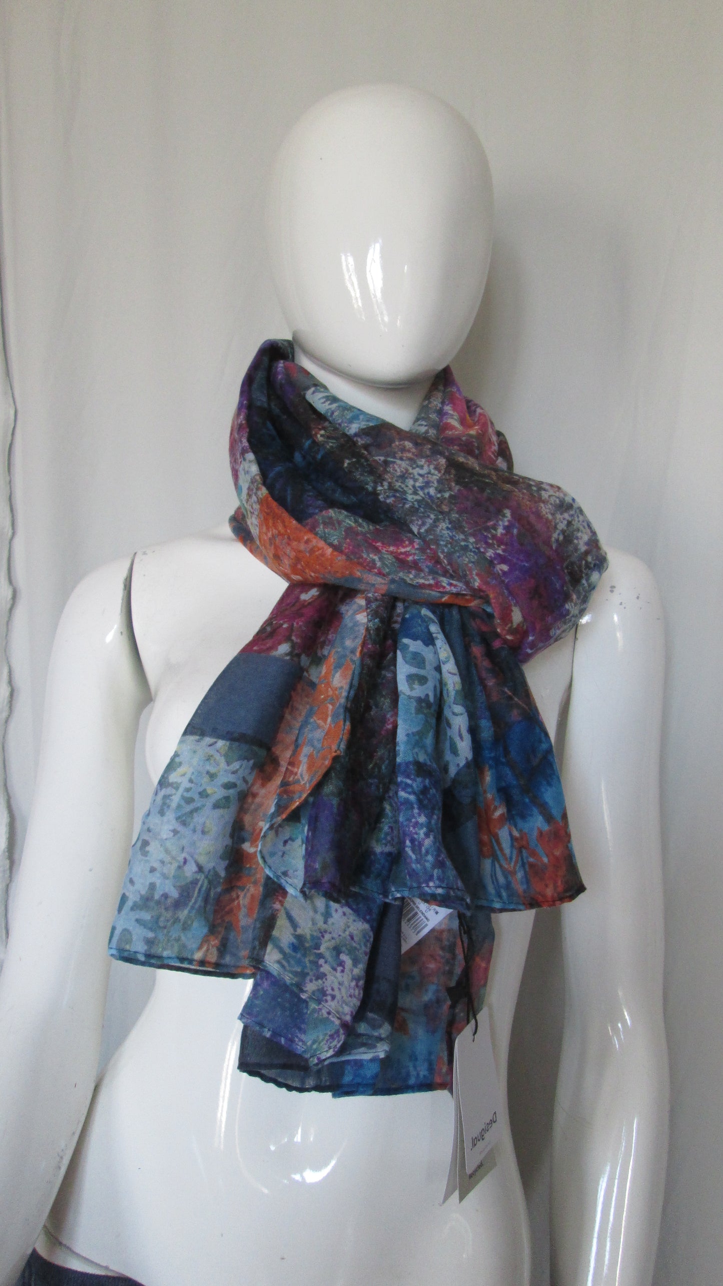 Foulard desigual  modèle mix flores 57V30323