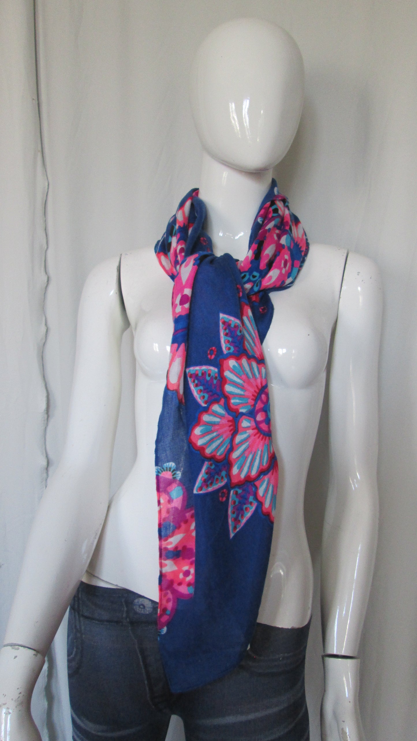 Foulard desigual modèle carré 25V20523