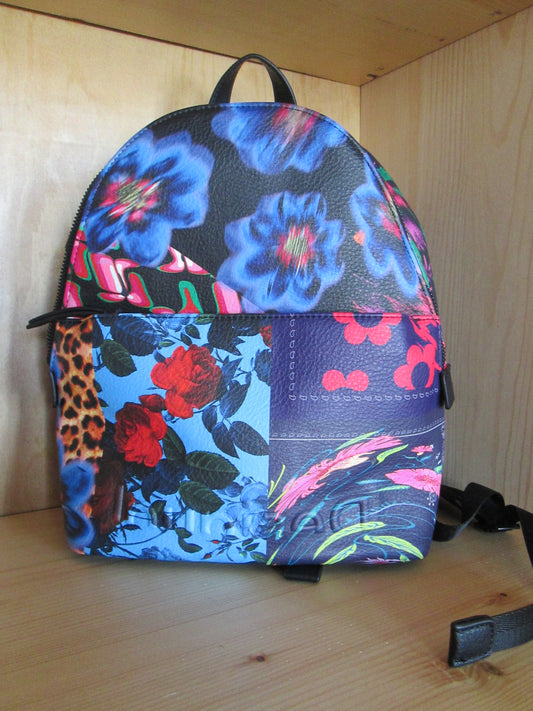 Sac à dos DESIGUAL modèle patchwork floral 26V1723