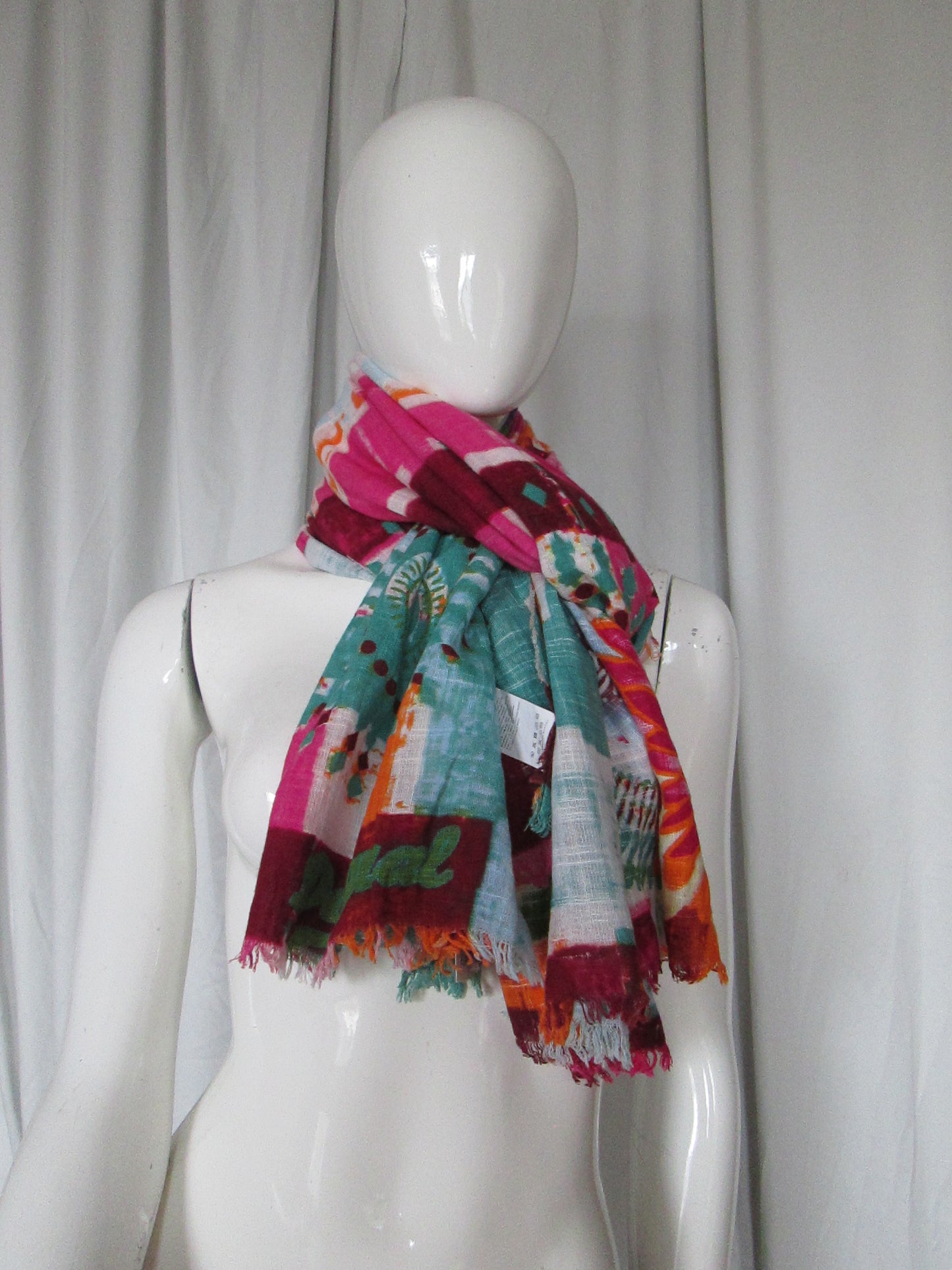 Foulard DESIGUAL  modele 79V20523