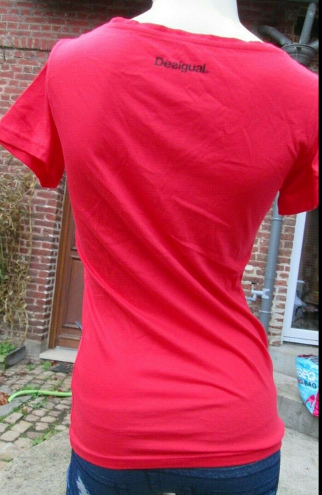 Tee shirt modèle  rouge 39V11220