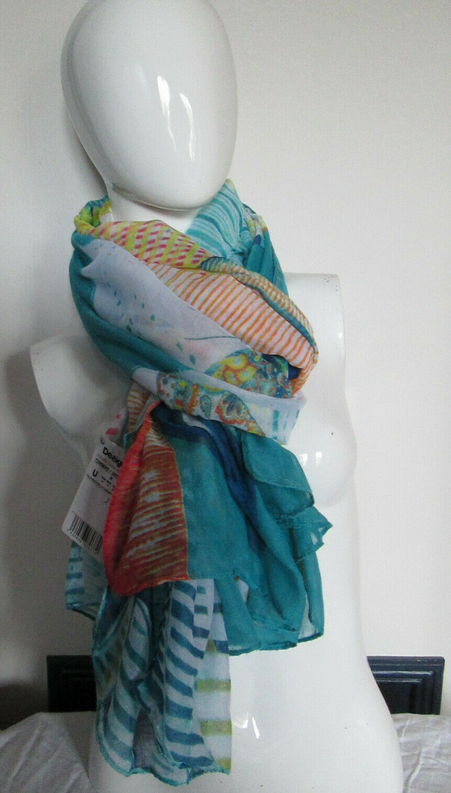 Foulard modèle 82V24424