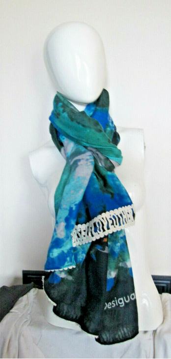 Foulard modèle 48V211021