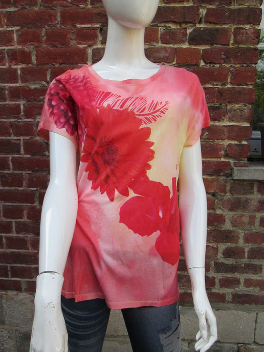 Tee shirt    modèle RED FLOWERS  60V1522