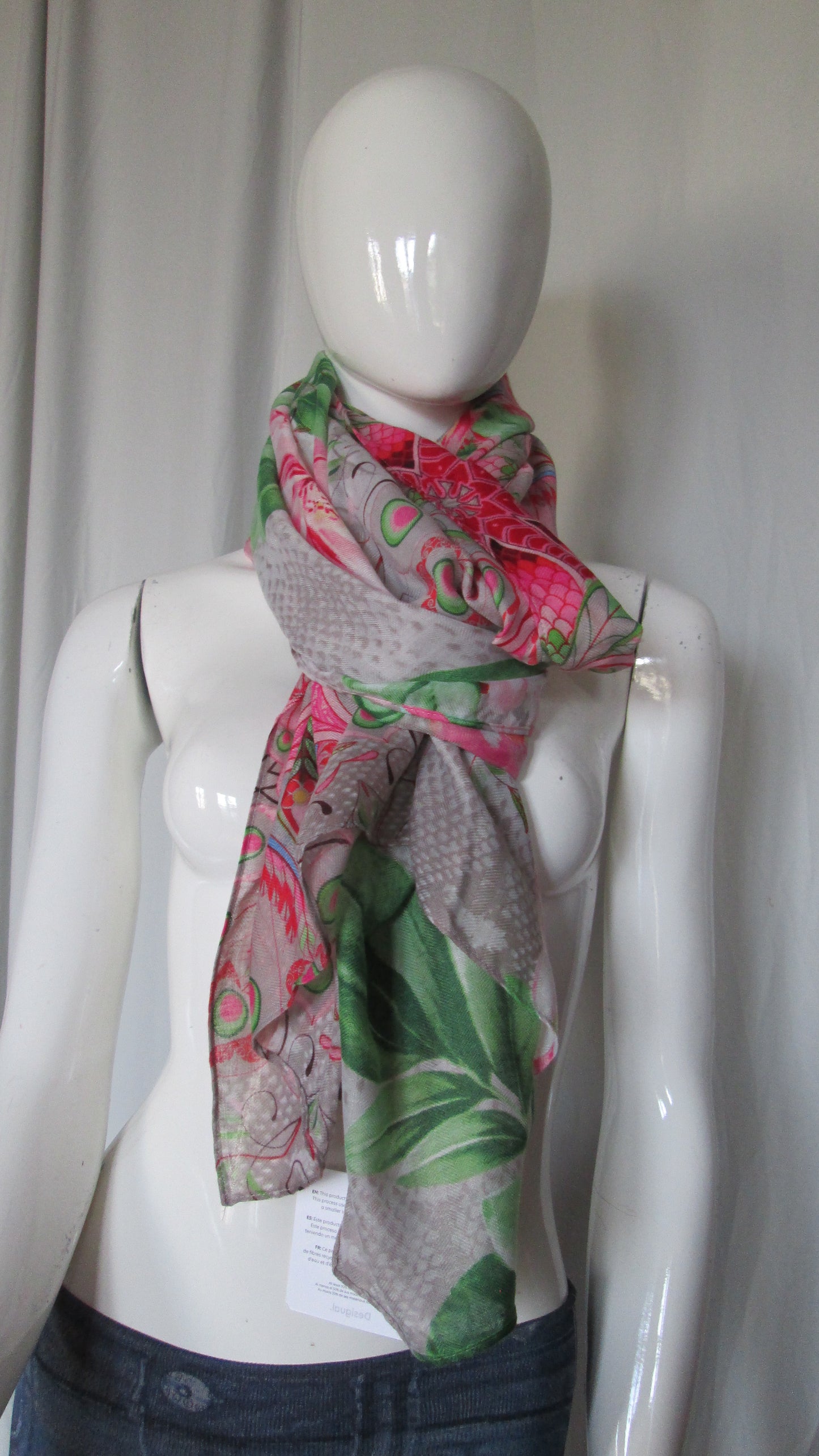 Foulard  DESIGUAL modèle flower valkiria  42V30323