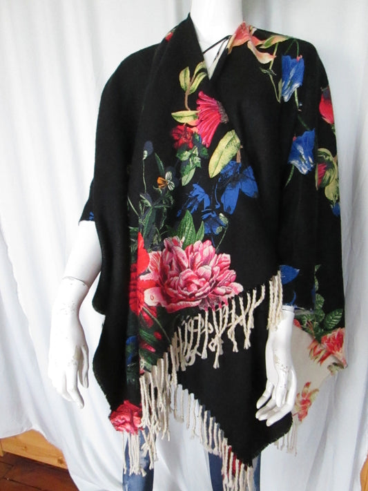 Poncho /cape DESIGUAL modèle FLOWE RÊV 40V1124